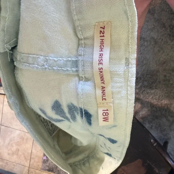 Women’s Levi’s Bleach washed Skinny Jeans- Size 18W - Picture 3 of 3